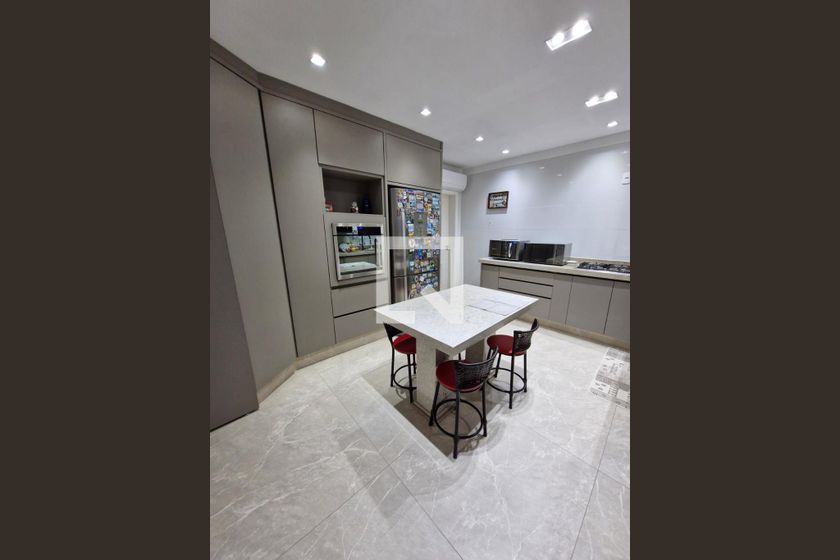 Apartamento à Venda - Lot. Alphaville Campinas, 4 Quartos,  215 m2 em , Campinas - sp | SoloBR
