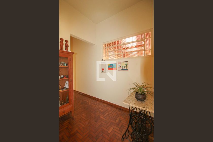 Casa à Venda - Jardim Planalto, 2 Quartos,  367 m2 em , Campinas - sp | SoloBR