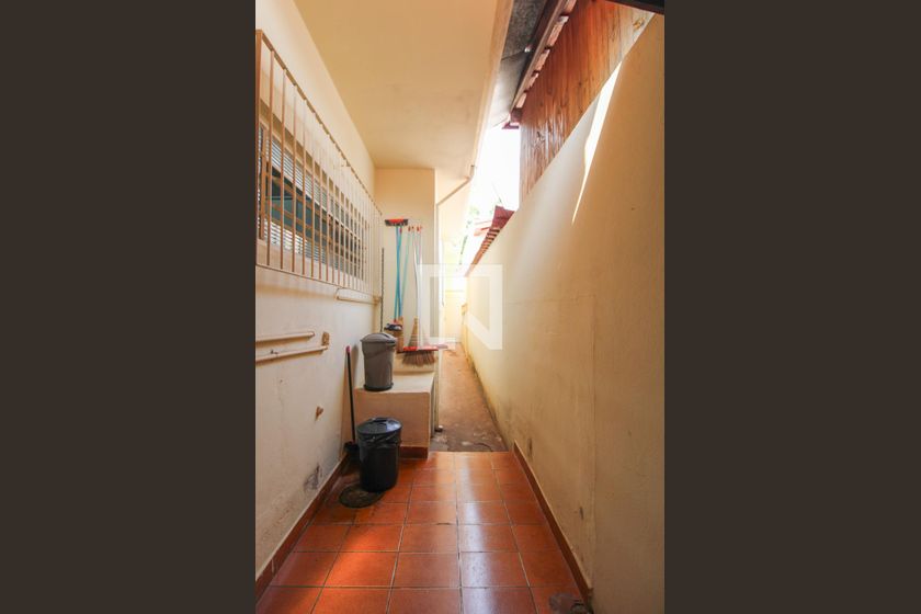 Casa à Venda - Jardim Planalto, 2 Quartos,  367 m2 em , Campinas - sp | SoloBR