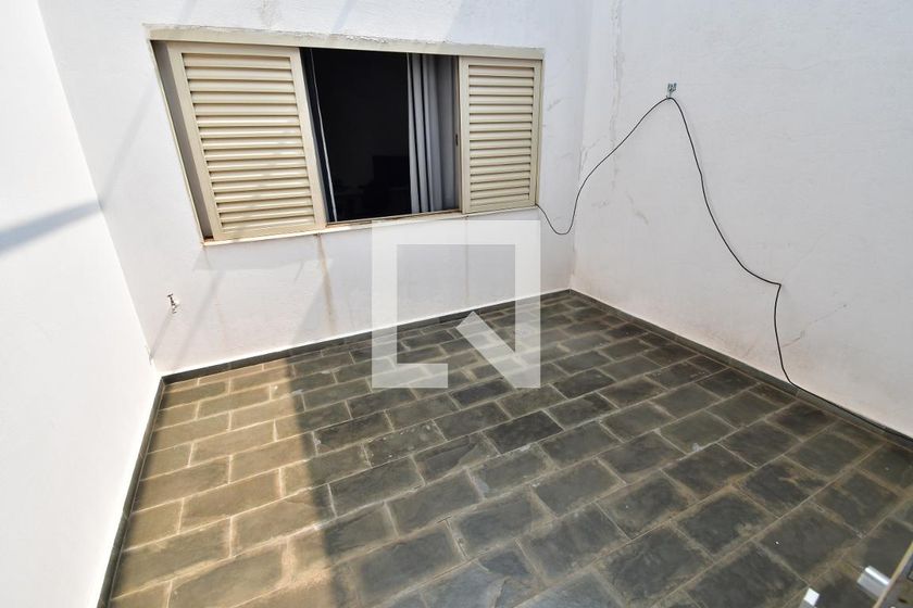 Casa à Venda - Jardim Flamboyant, 4 Quartos,  273 m2 em , Campinas - sp | SoloBR