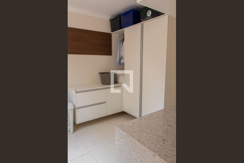 Casa à Venda - Lot. Alphaville Campinas, 4 Quartos,  384 m2 em , Campinas - sp | SoloBR
