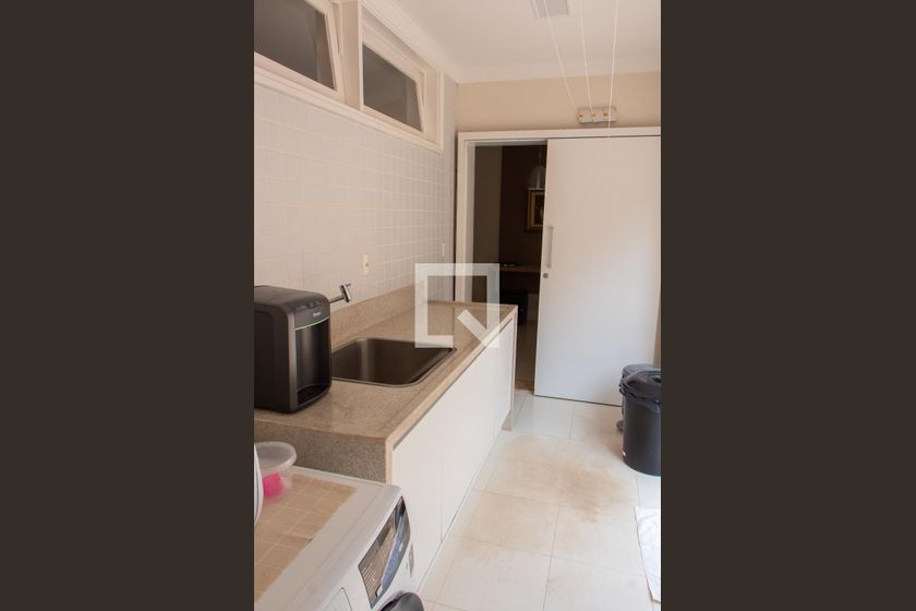 Casa à Venda - Lot. Alphaville Campinas, 4 Quartos,  384 m2 em , Campinas - sp | SoloBR