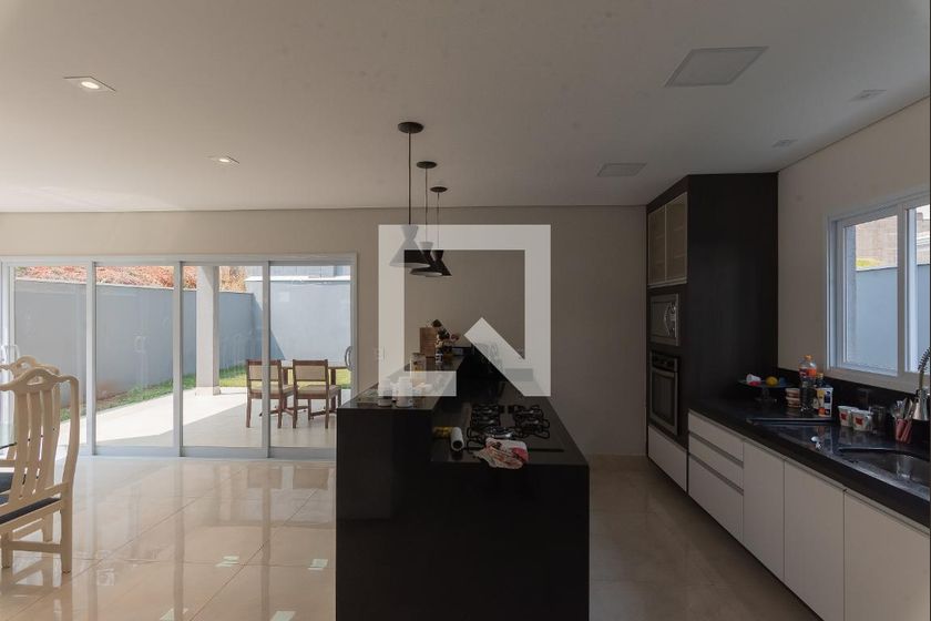 Casa à Venda - Swiss Park, 4 Quartos,  360 m2 em , Campinas - sp | SoloBR