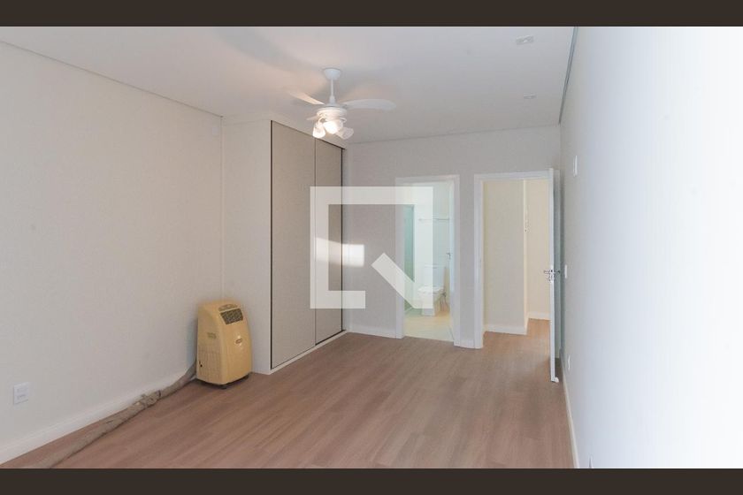 Casa à Venda - Swiss Park, 4 Quartos,  360 m2 em , Campinas - sp | SoloBR