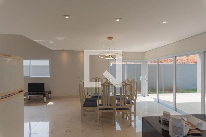 Casa à Venda - Swiss Park, 4 Quartos,  360 m2 em , Campinas - sp | SoloBR