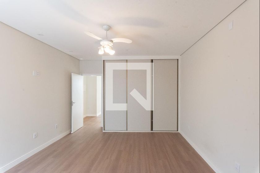 Casa à Venda - Swiss Park, 4 Quartos,  360 m2 em , Campinas - sp | SoloBR
