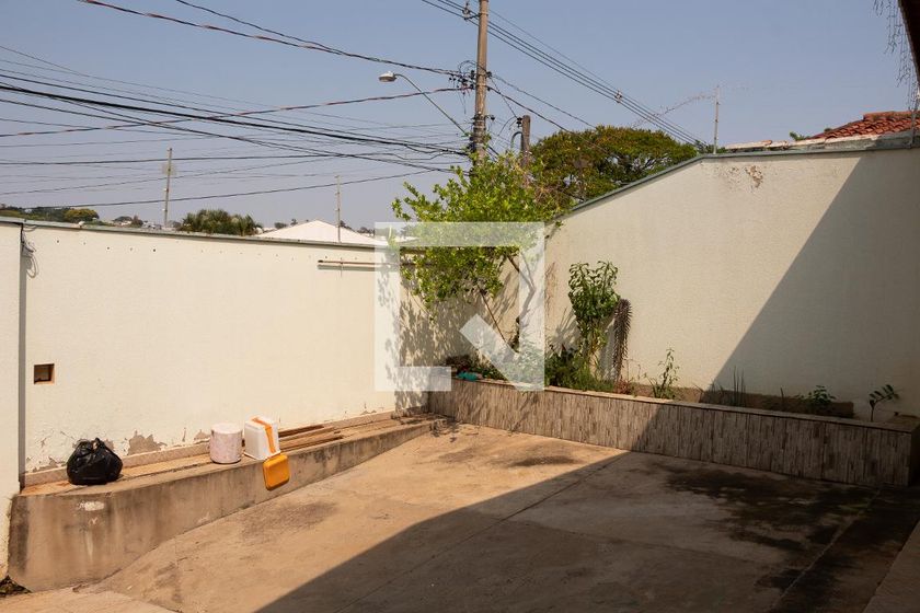Casa à Venda - Jardim Santana, 3 Quartos,  100 m2 em , Campinas - sp | SoloBR
