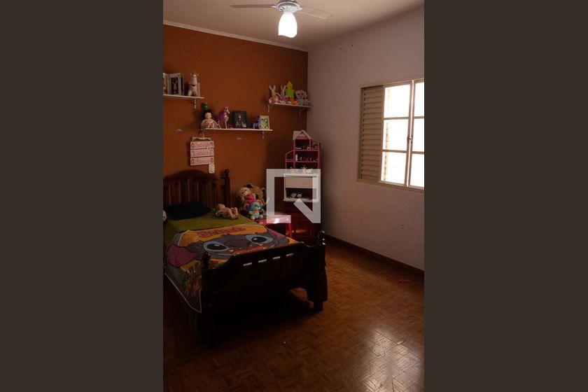 Casa à Venda - Jardim Santana, 3 Quartos,  100 m2 em , Campinas - sp | SoloBR