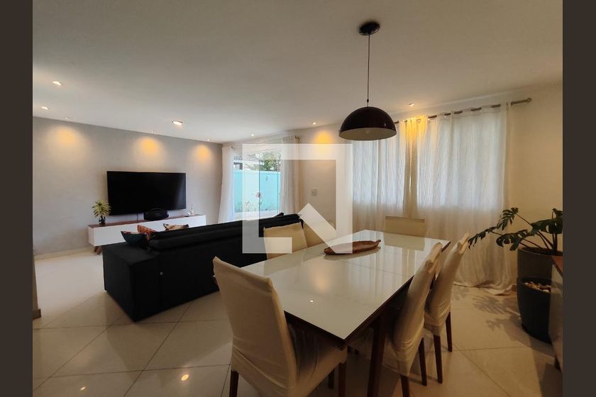 Casa, 3 quartos, 250 m² - Foto 1