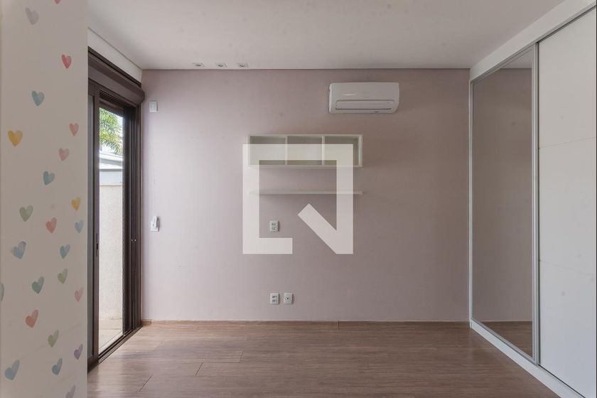 Casa à Venda - Swiss Park, 4 Quartos,  460 m2 em , Campinas - sp | SoloBR