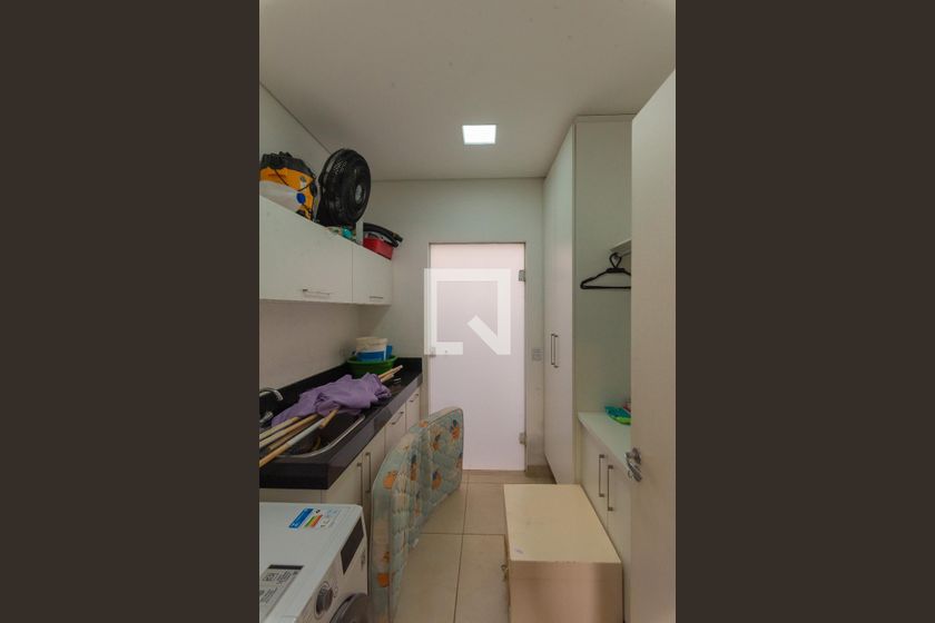 Casa à Venda - Swiss Park, 4 Quartos,  460 m2 em , Campinas - sp | SoloBR