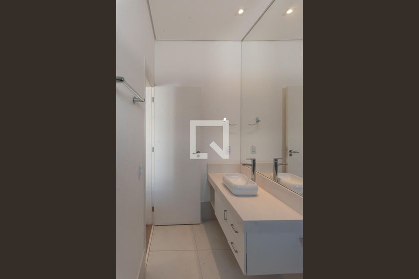 Casa à Venda - Swiss Park, 4 Quartos,  460 m2 em , Campinas - sp | SoloBR
