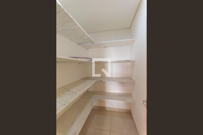 Casa à Venda - Swiss Park, 4 Quartos,  460 m2 em , Campinas - sp | SoloBR