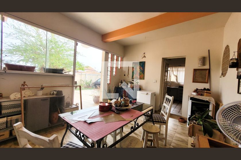 Casa à Venda - Vila Brandina, 4 Quartos,  235 m2 em , Campinas - sp | SoloBR