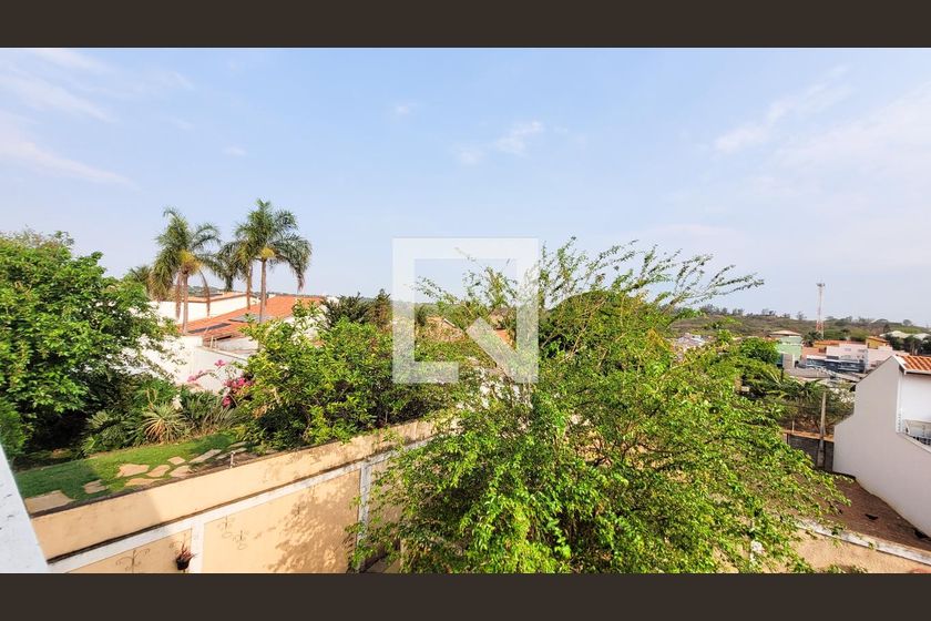 Casa à Venda - Vila Brandina, 4 Quartos,  235 m2 em , Campinas - sp | SoloBR