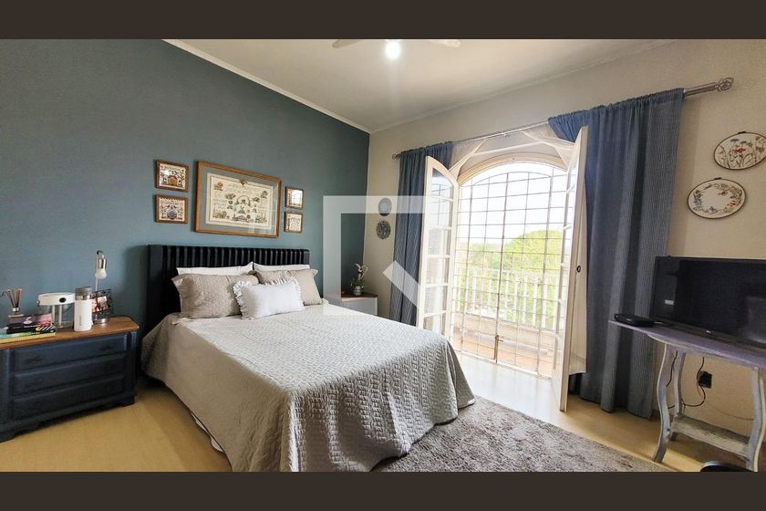 Casa à Venda - Vila Brandina, 4 Quartos,  235 m2 em , Campinas - sp | SoloBR