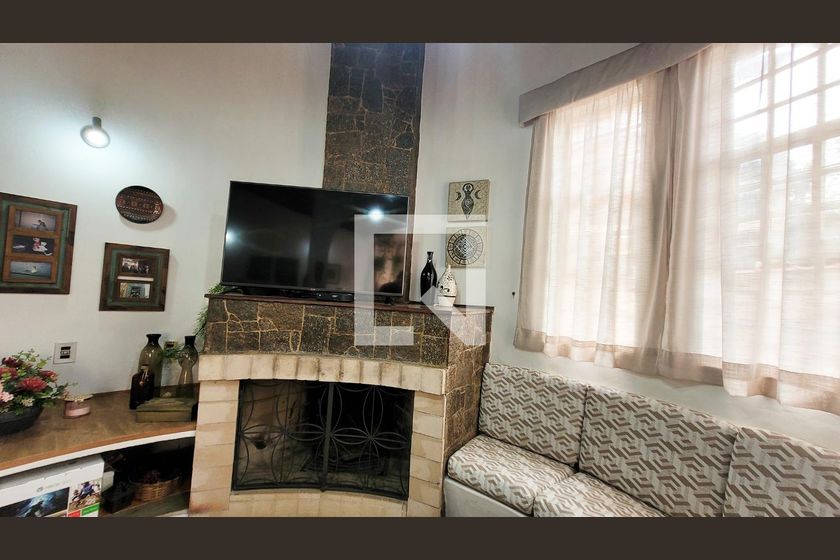 Casa à Venda - Vila Brandina, 4 Quartos,  235 m2 em , Campinas - sp | SoloBR