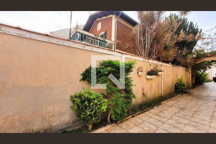 Casa à Venda - Vila Brandina, 4 Quartos,  235 m2 em , Campinas - sp | SoloBR