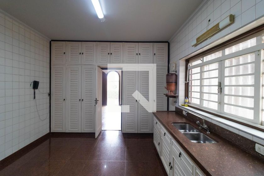 Casa à Venda - Jardim Flamboyant, 3 Quartos,  430 m2 em , Campinas - sp | SoloBR