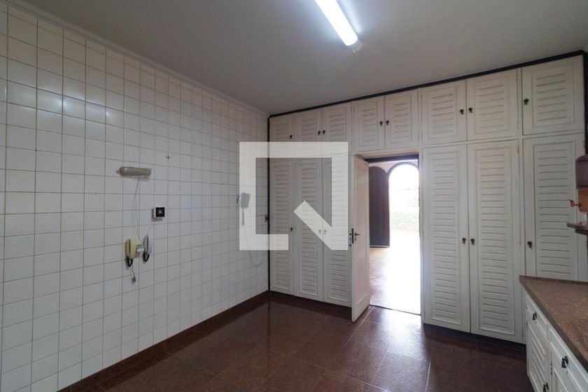 Casa à Venda - Jardim Flamboyant, 3 Quartos,  430 m2 em , Campinas - sp | SoloBR