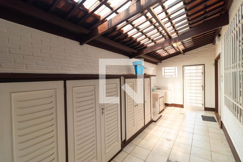 Casa à Venda - Jardim Flamboyant, 3 Quartos,  430 m2 em , Campinas - sp | SoloBR