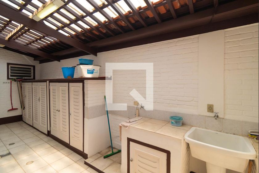 Casa à Venda - Jardim Flamboyant, 3 Quartos,  430 m2 em , Campinas - sp | SoloBR