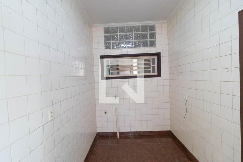 Casa à Venda - Jardim Flamboyant, 3 Quartos,  430 m2 em , Campinas - sp | SoloBR