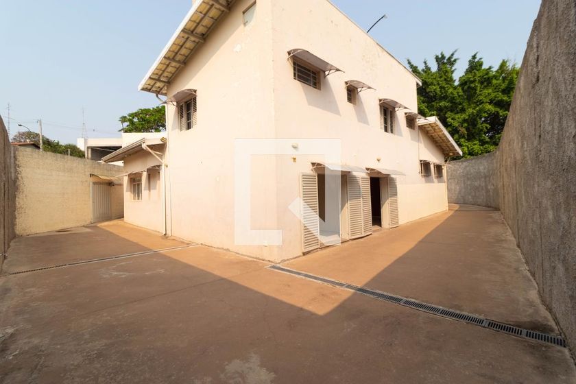 Casa à Venda - Jardim Planalto, 4 Quartos,  295 m2 em , Campinas - sp | SoloBR