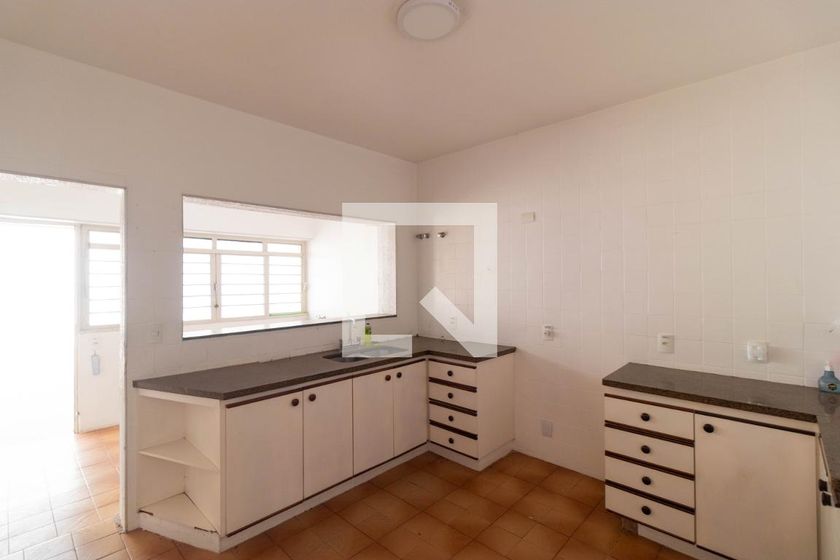 Casa à Venda - Jardim Planalto, 4 Quartos,  295 m2 em , Campinas - sp | SoloBR