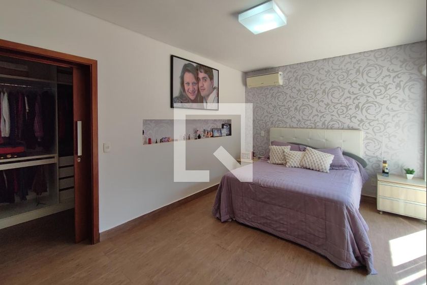 Casa à Venda - Swiss Park, 4 Quartos,  360 m2 em , Campinas - sp | SoloBR