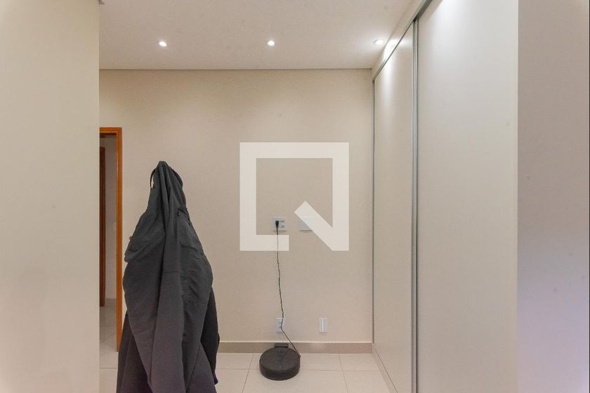Casa à Venda - Swiss Park, 5 Quartos,  330 m2 em , Campinas - sp | SoloBR