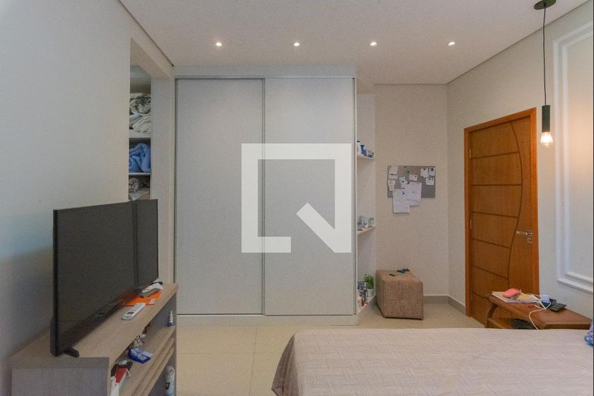 Casa à Venda - Swiss Park, 5 Quartos,  330 m2 em , Campinas - sp | SoloBR