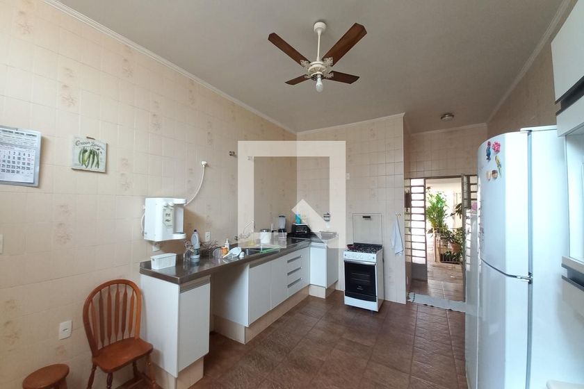 Casa à Venda - Guanabara, 4 Quartos,  493 m2 em , Campinas - sp | SoloBR