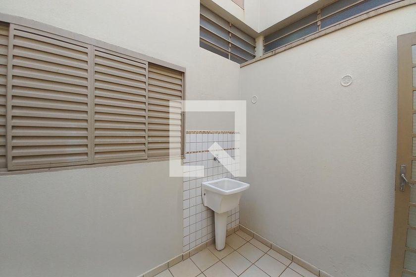 Casa à Venda - Guanabara, 4 Quartos,  493 m2 em , Campinas - sp | SoloBR