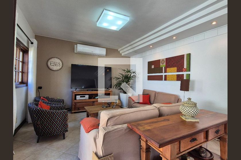 Casa, 4 quartos, 252 m² - Foto 1