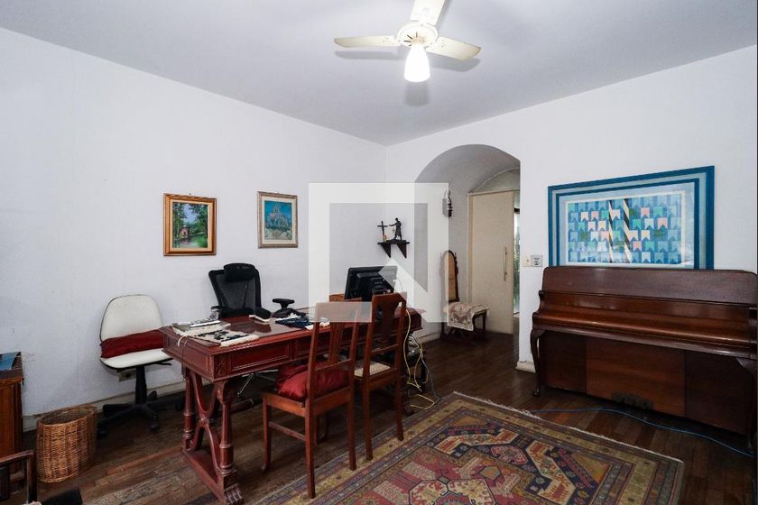 Casa, 4 quartos, 330 m² - Foto 1