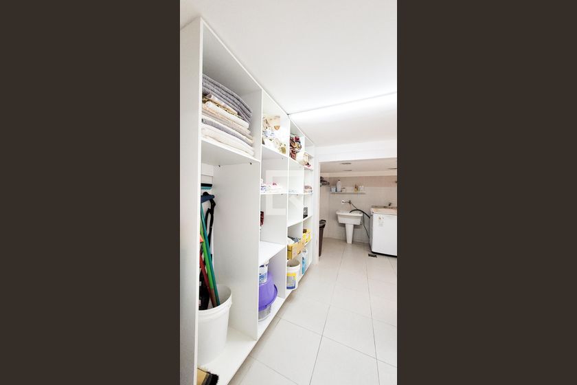 Casa à Venda - Vila Brandina, 4 Quartos,  492 m2 em , Campinas - sp | SoloBR