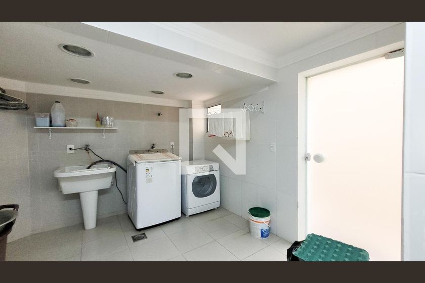 Casa à Venda - Vila Brandina, 4 Quartos,  492 m2 em , Campinas - sp | SoloBR