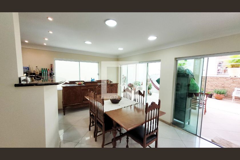 Casa à Venda - Vila Brandina, 4 Quartos,  492 m2 em , Campinas - sp | SoloBR