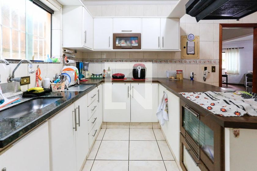 Casa, 4 quartos, 230 m² - Foto 47