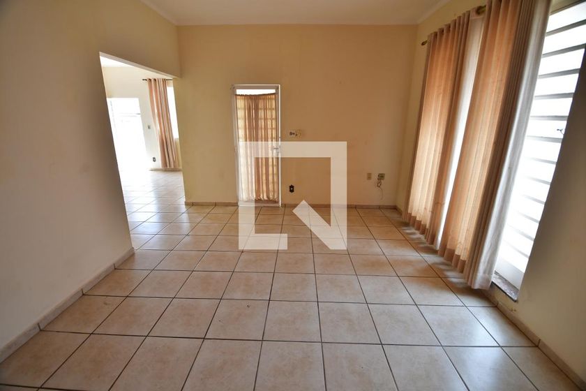 Casa à Venda - Taquaral, 3 Quartos,  395 m2 em , Campinas - sp | SoloBR