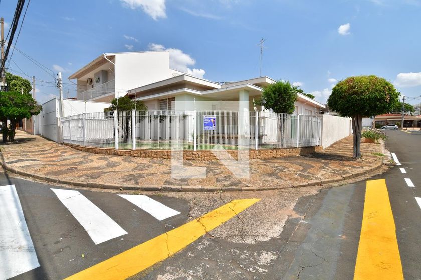 Casa à Venda - Taquaral, 3 Quartos,  395 m2 em , Campinas - sp | SoloBR