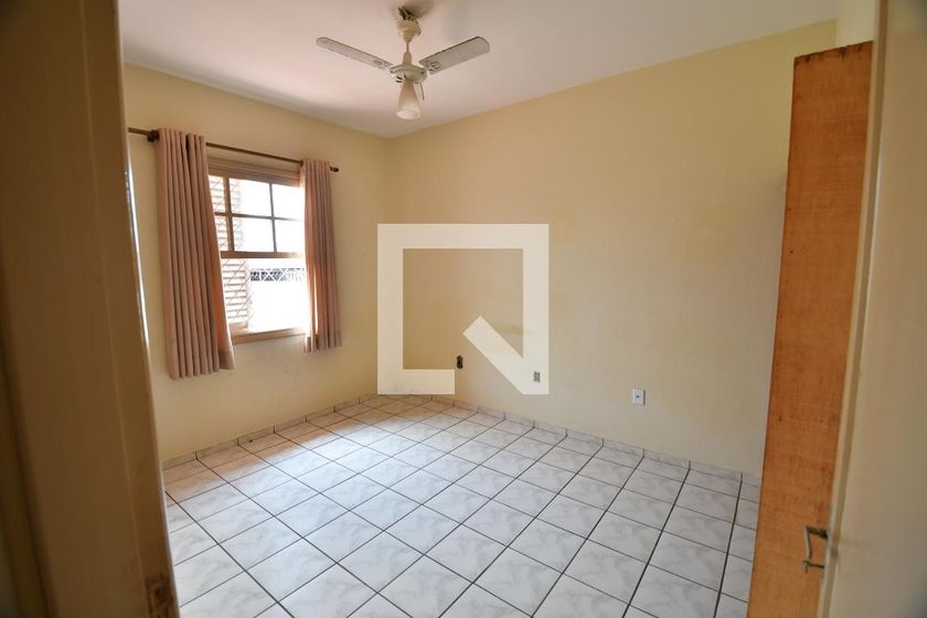 Casa à Venda - Taquaral, 3 Quartos,  395 m2 em , Campinas - sp | SoloBR