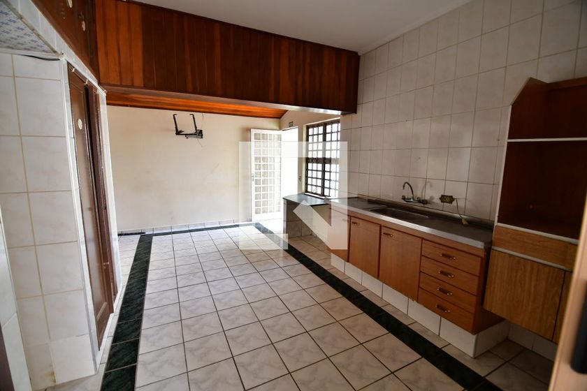 Casa à Venda - Taquaral, 3 Quartos,  395 m2 em , Campinas - sp | SoloBR