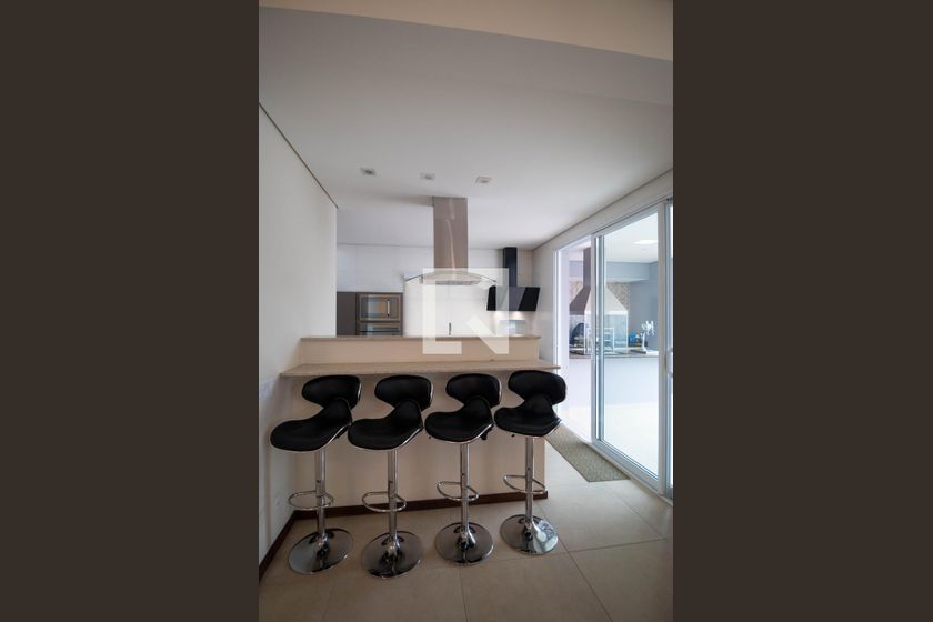 Casa à Venda - Swiss Park, 3 Quartos,  215 m2 em , Campinas - sp | SoloBR
