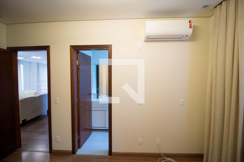 Casa à Venda - Swiss Park, 3 Quartos,  215 m2 em , Campinas - sp | SoloBR