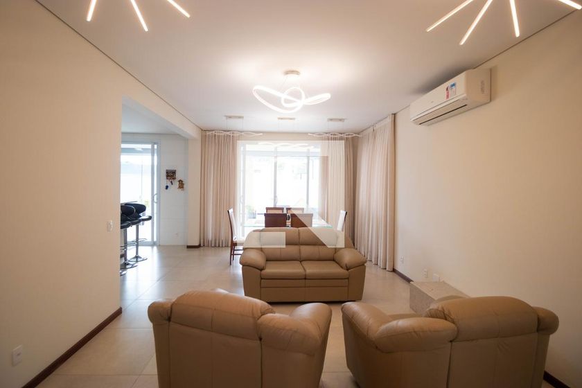 Casa à Venda - Swiss Park, 3 Quartos,  215 m2 em , Campinas - sp | SoloBR