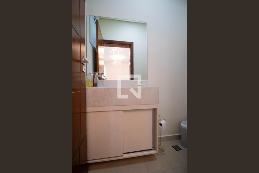 Casa à Venda - Swiss Park, 3 Quartos,  215 m2 em , Campinas - sp | SoloBR