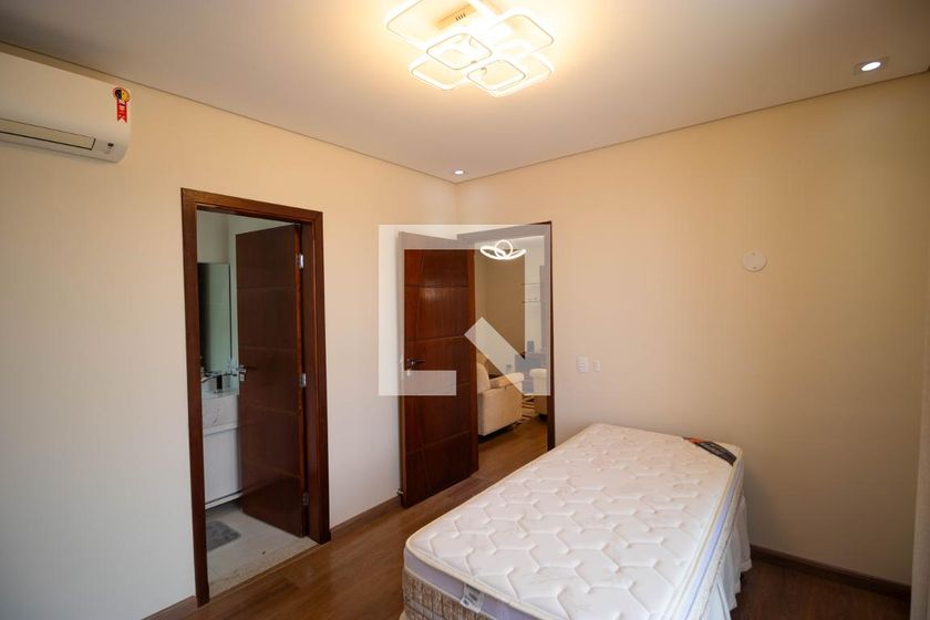 Casa à Venda - Swiss Park, 3 Quartos,  215 m2 em , Campinas - sp | SoloBR