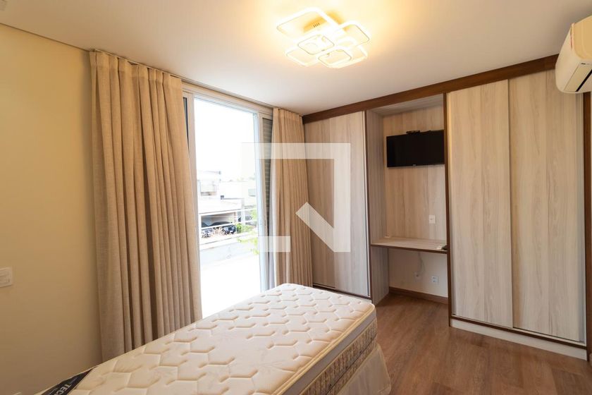 Casa à Venda - Swiss Park, 3 Quartos,  215 m2 em , Campinas - sp | SoloBR